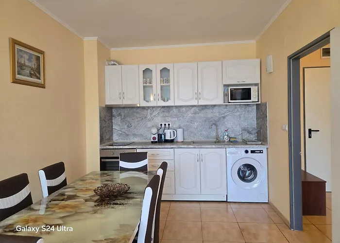 In Plaza Apartment Slantschew brjag