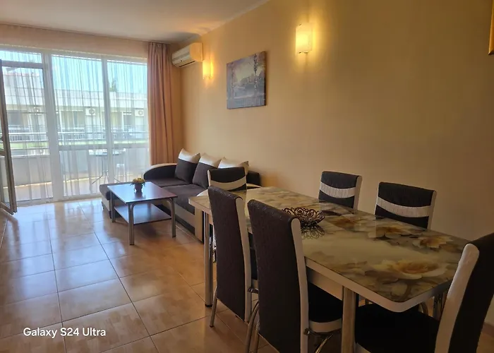 In Plaza Apartment Slantschew brjag